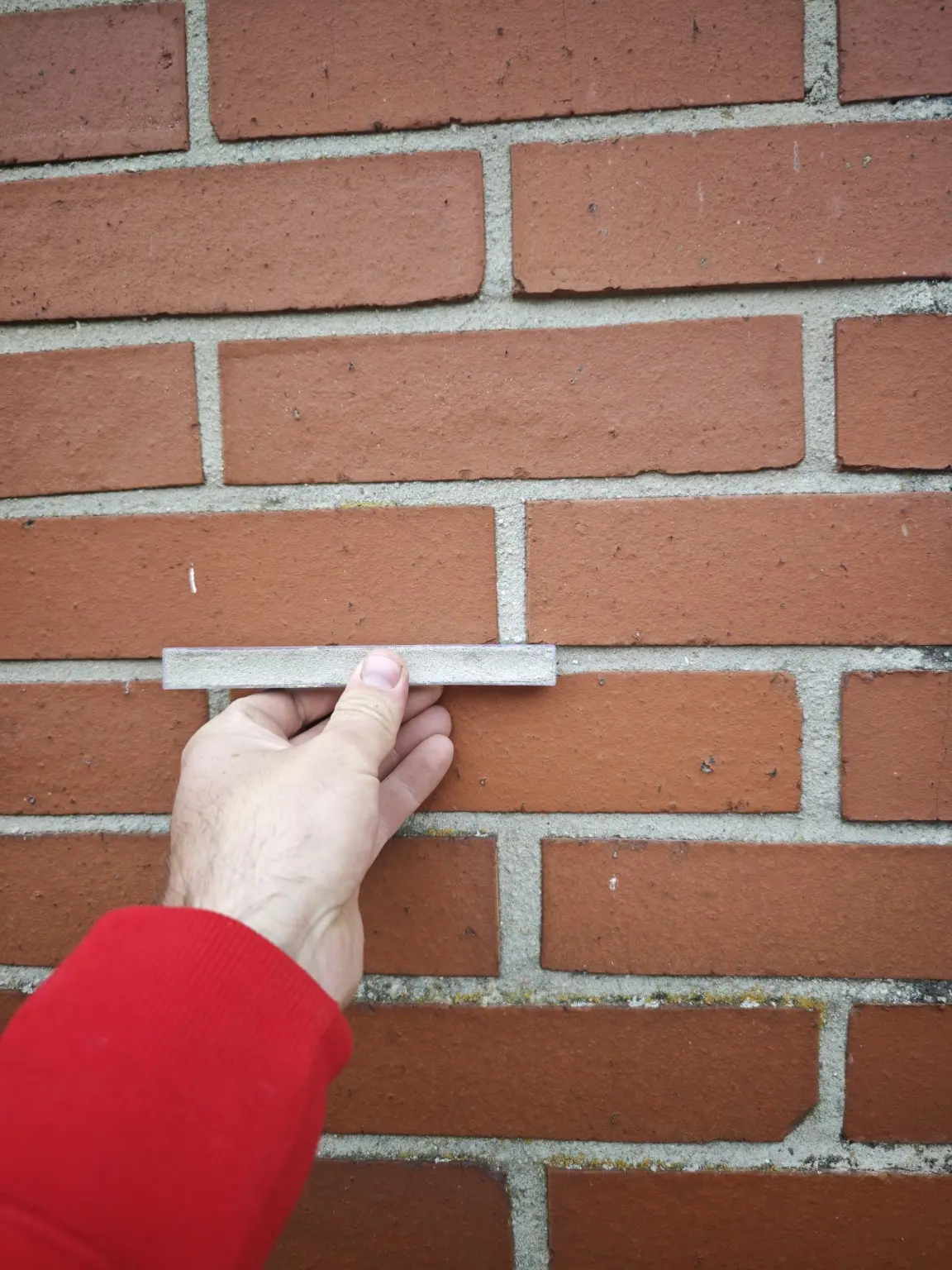 Vorbereitete Fugenstelle an der Klinkerfassade